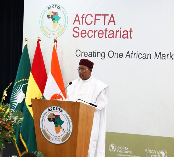 Afrique-Dévoilement officiel de la statue de Mahamadou Issoufou